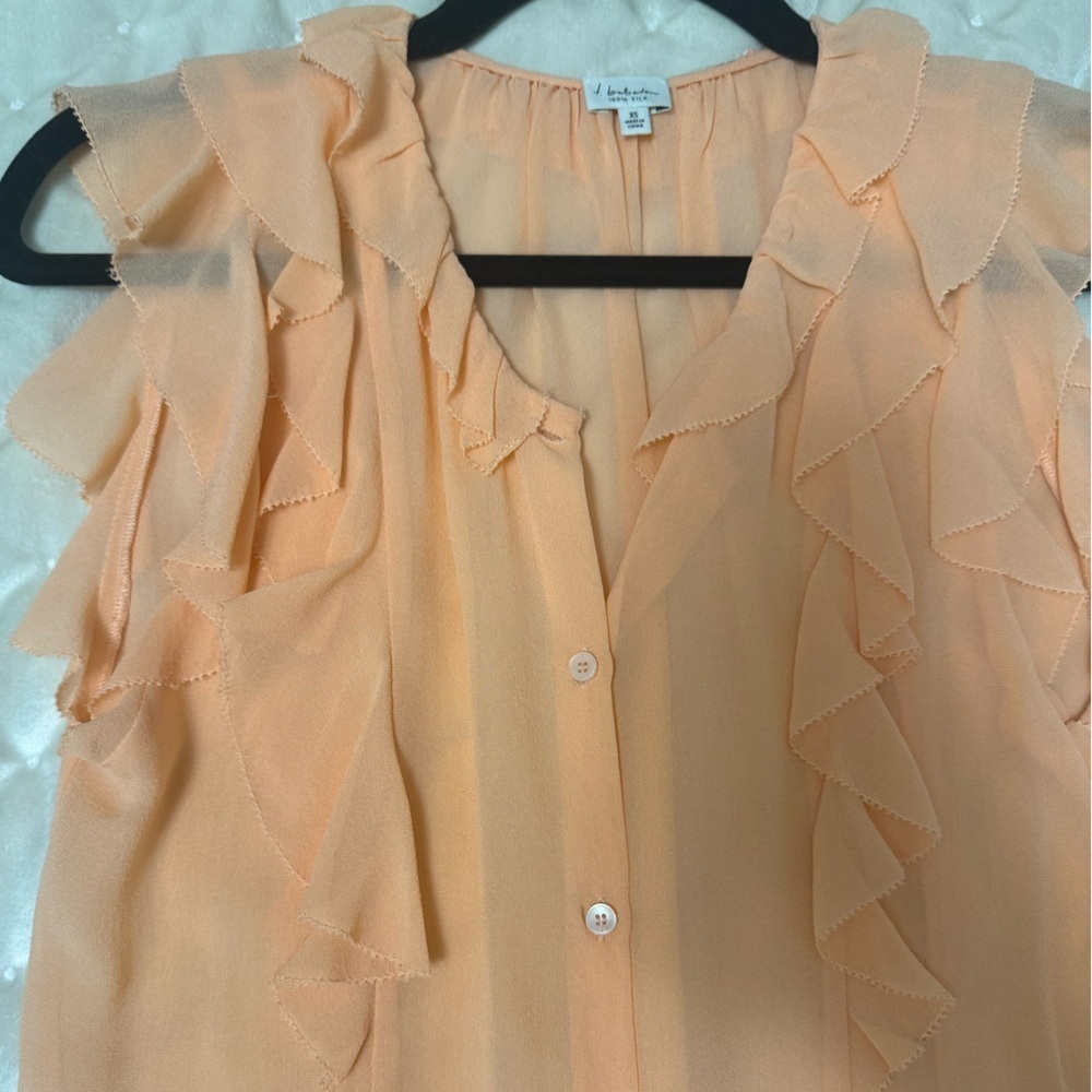 T.BABATON Aritzia pastel orange 100% silk blouse with buttons in size x-small - Picture 4 of 5